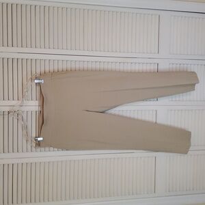 Attyre Pull-on Straight Leg Crop Pants